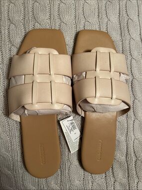 Old Navy Sandals 8.5
